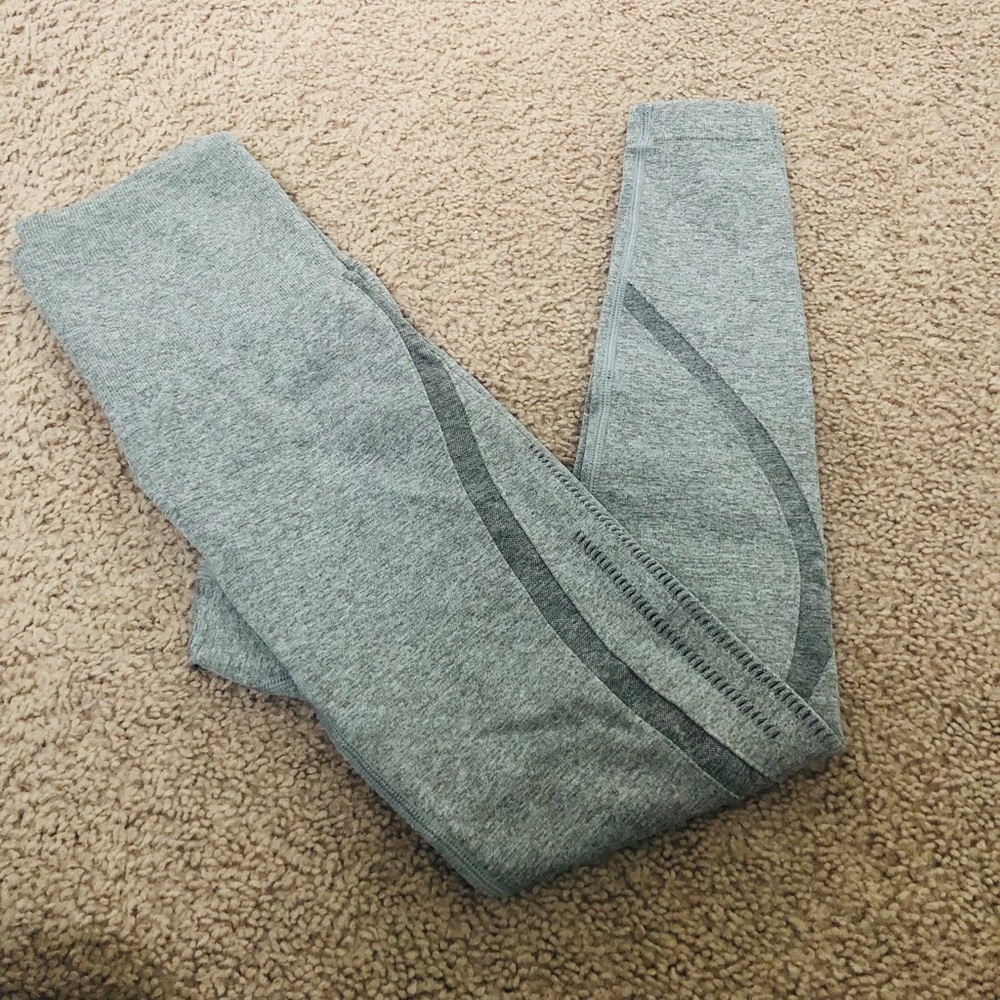 Seamless workout leggings